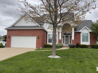 64 Saint Marks Cir, Morton, IL 61550