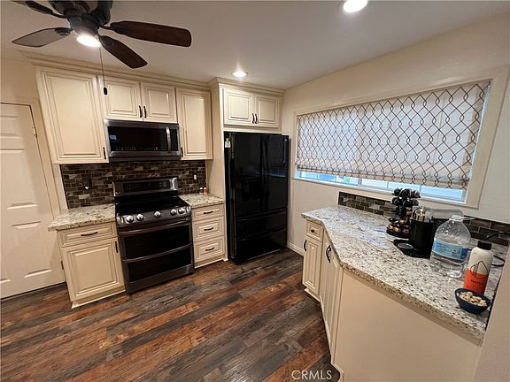 4th image of 2484 Cambridge Ave