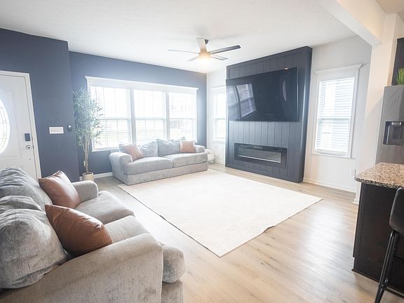 5th image of 1129 Stratford Way