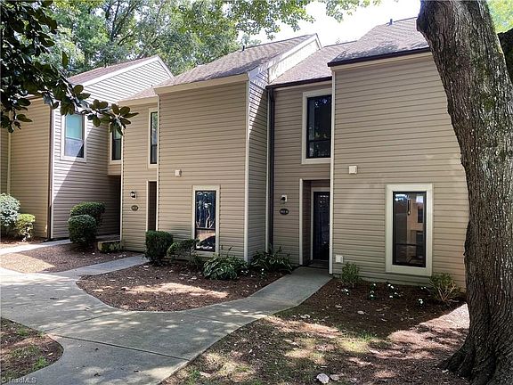 3rd image of 301 Village Ln Unit G