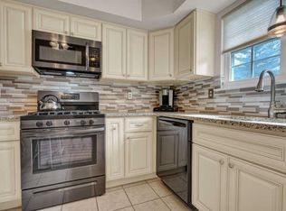 753 Darlington Dr #135, Old Bridge, NJ 08857