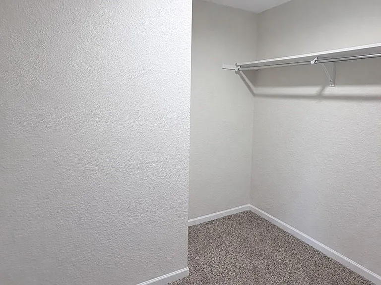 2915 Creston Dr — Photo 13
