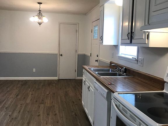 2nd image of 1723 Nassau Blvd