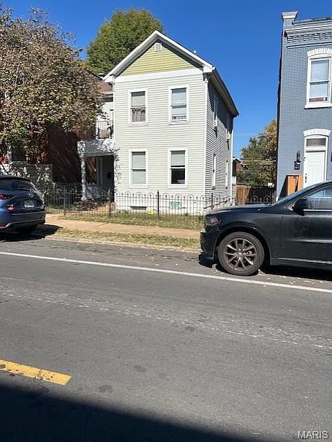 2nd image of 3019 Chippewa St