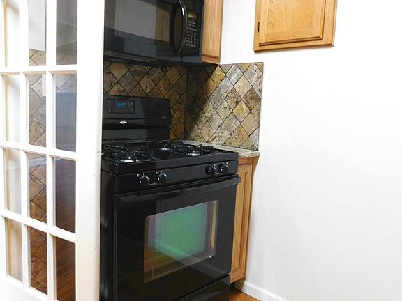 5th image of 27 E 49th St