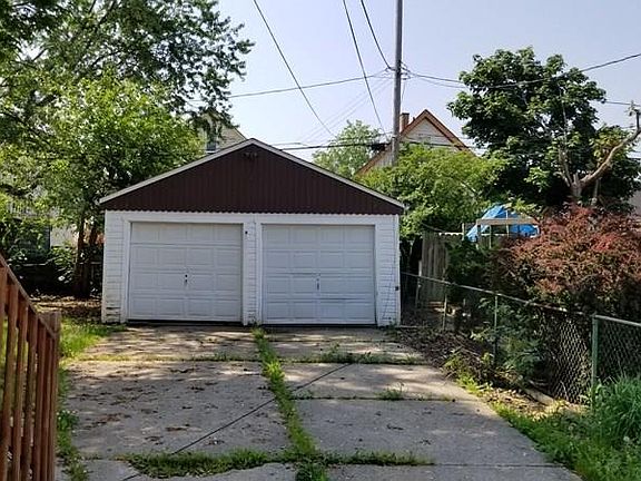 2nd image of 10121 Champion Ave