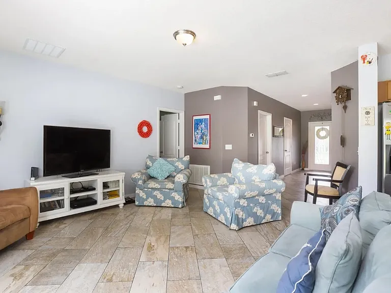 115 Gladesdown Ct — Photo 18