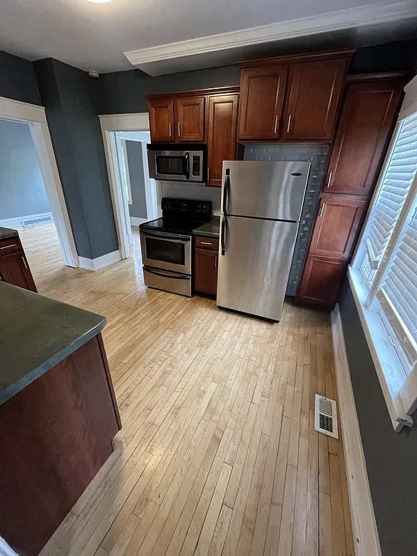 2 bed, 1.0 bath, $1,250 — Photo 4