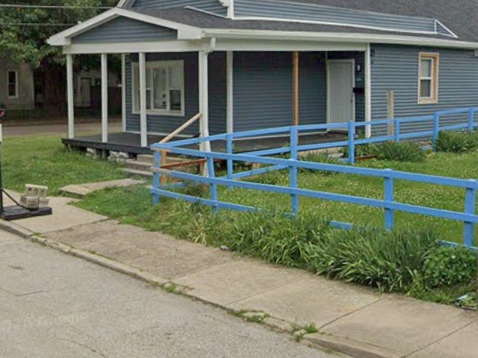 1st image of 921 N 2nd Ave