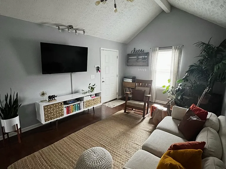 2509 Slaydon Dr — Photo 3