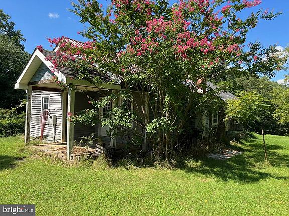 4th image of 1040 Sperryville Pike