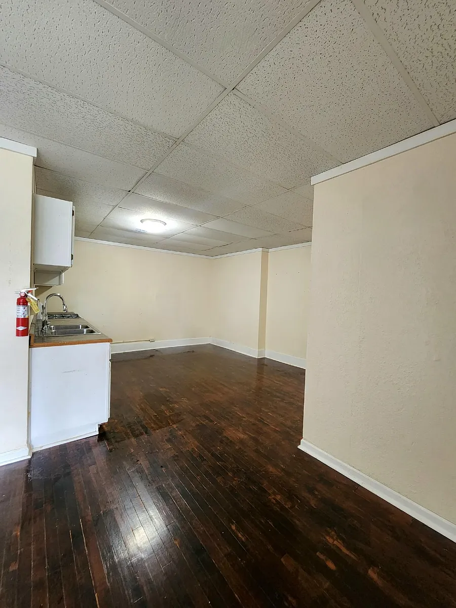 Building Photo - 312 Sycamore St #10