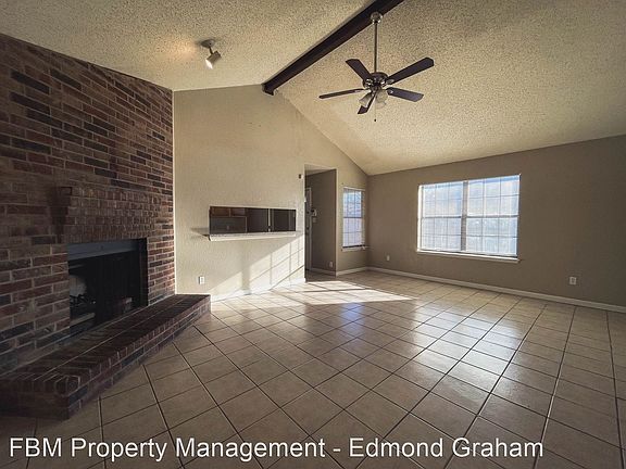 3rd image of 1151 Mountain View St
