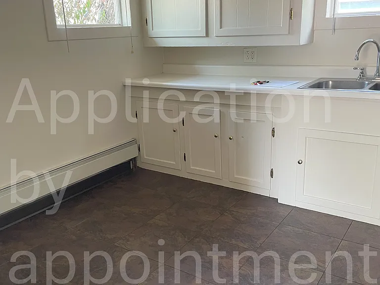 1310 Sherwood St — Photo 5