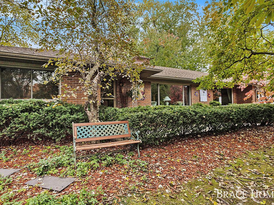1st image of 201 Ivanhoe Ave NE