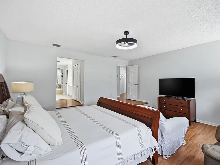 15073 Oak Chase Ct — Photo 28