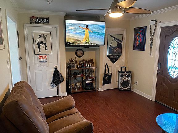 5th image of 6422 Kuebel Dr