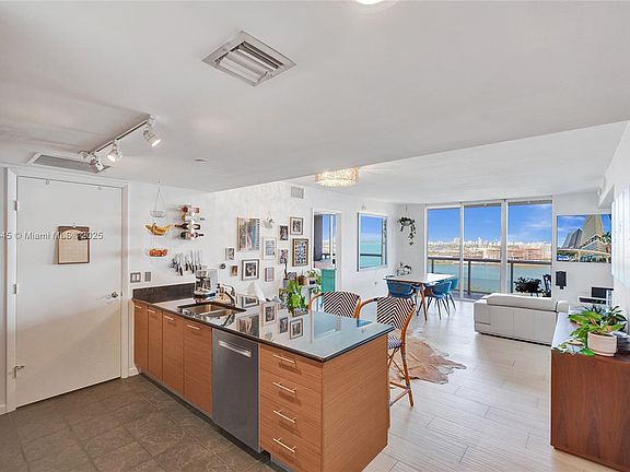 4th image of 50 Biscayne Blvd APT 1608