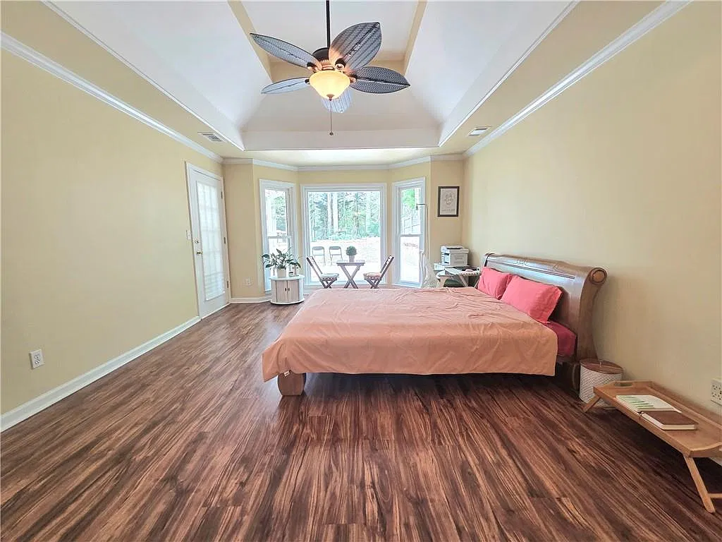 3 bed, 2.5 bath, 2475 sqft, $2,500 — Photo 3