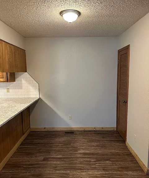 13733 Fairhill Ave — Photo 6