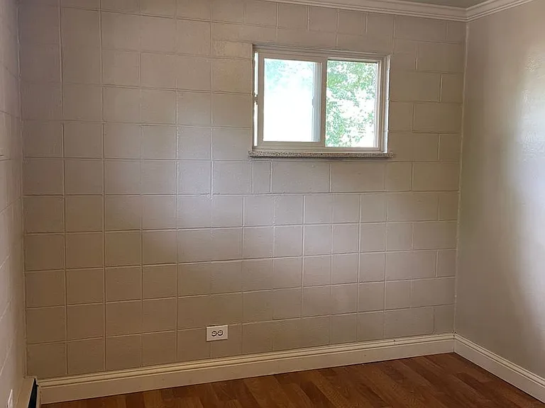 125 E Mrytle Flats — Photo 16