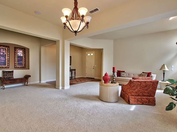 3rd image of 2632 Westview Dr