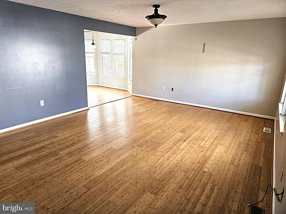 4th image of 45487 Ballymore Pl