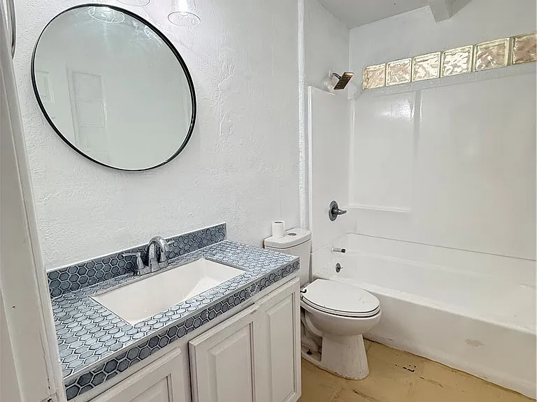 54066 Avenida Velasco — Photo 10