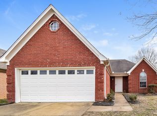 8456 Cross Point Dr, Olive Branch, MS 38654