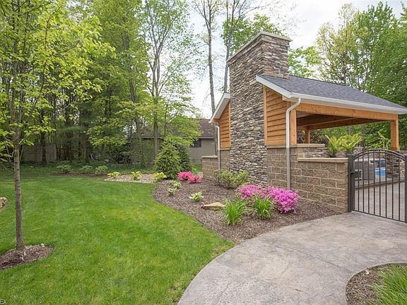 4th image of 1137 Meadowview Dr