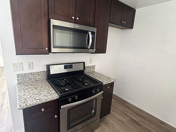 5th image of 405 N Green St