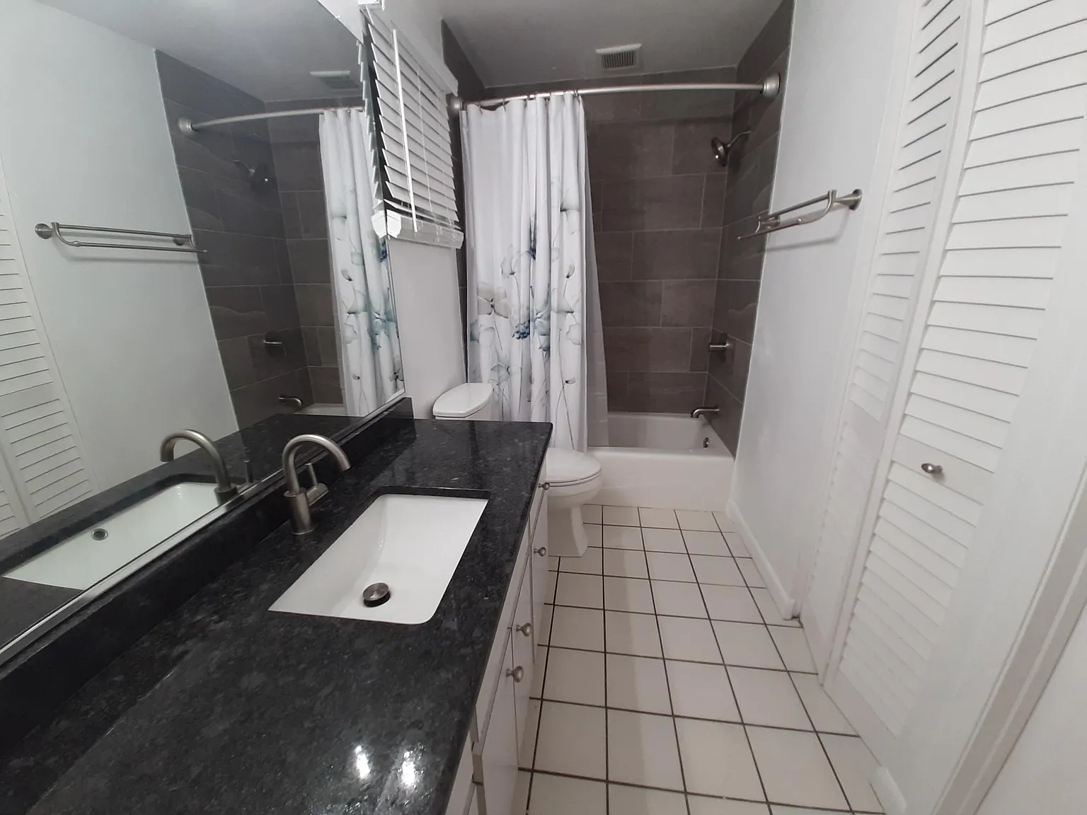 3 bed, 1120 sqft, $2,000 — Photo 3