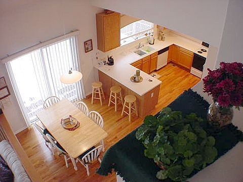 Kitchen & Eating Nook