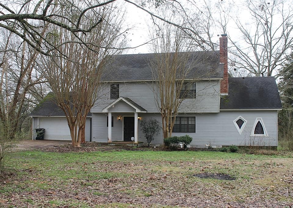 1st image of 61 Frank Ave