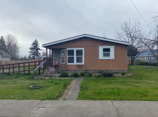 1140 NE 9th St, Grants Pass, OR 97526