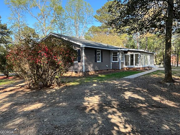 5th image of 233 George Coggin Rd