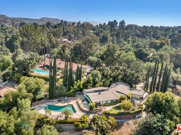 5360 Round Meadow Rd, Hidden Hills, CA 91302