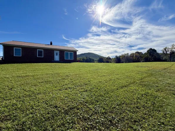 455 Flatwoods Rd, Marion, VA 24354