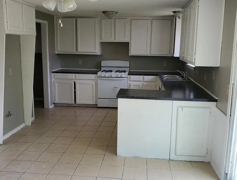2012 Eastridge Dr — Photo 5