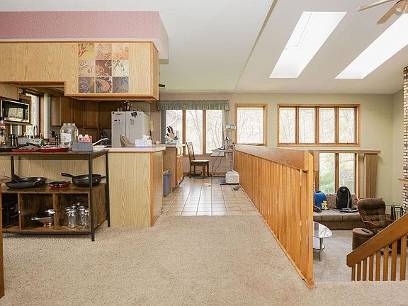 3rd image of 1815 Royal Oaks Dr
