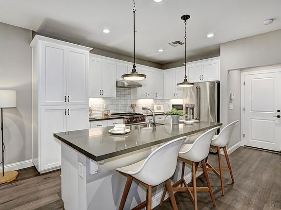 3rd image of 2528 Villa Terrace Ln