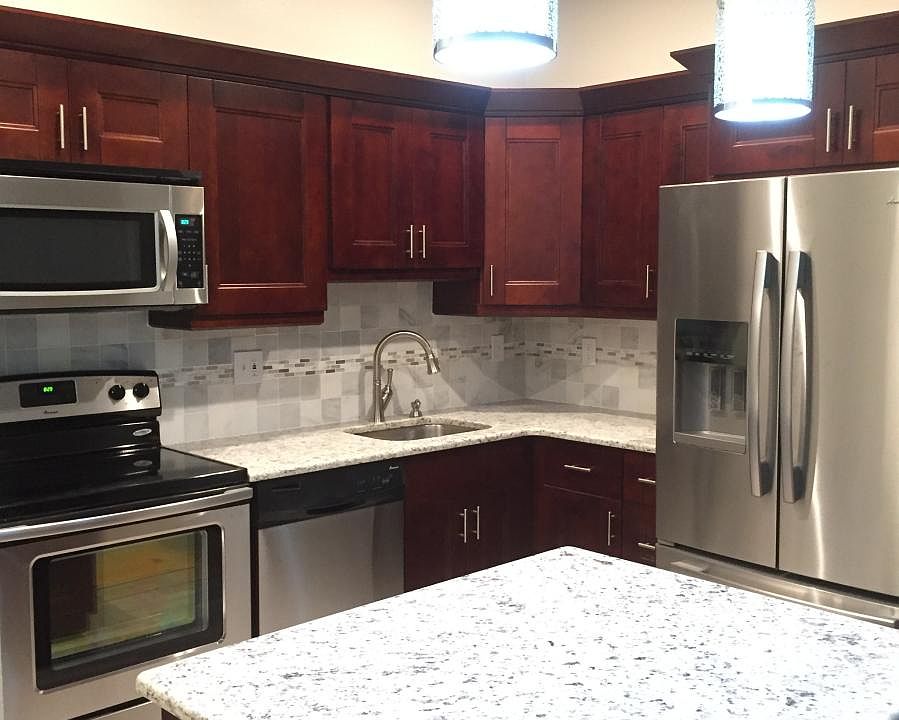 New cabinets,granite counters, stainless steel appliances