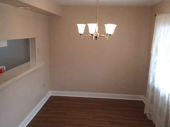 5th image of 1575 Greenlea Dr APT 12