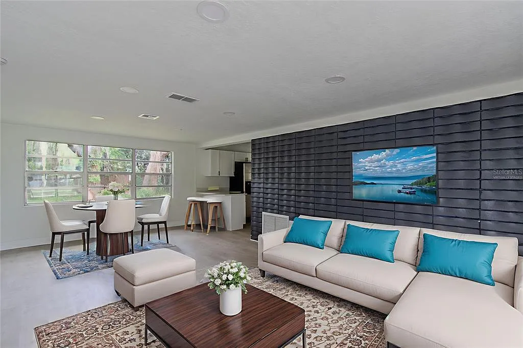 3 bed, 2.0 bath, 1151 sqft, $2,100 — Photo 3