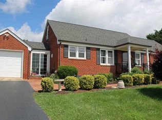 58 Parkview Dr, Waynesboro, VA 22980