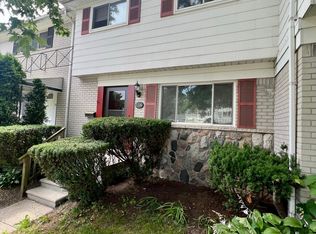 116 S Christine Cir, Mount Clemens, MI 48043