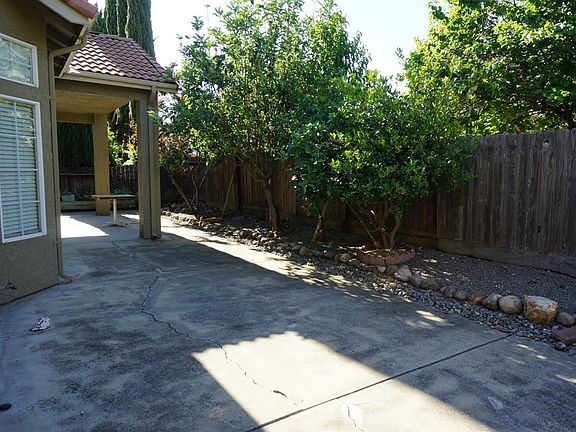 4th image of 1450 Portsmouth Ln