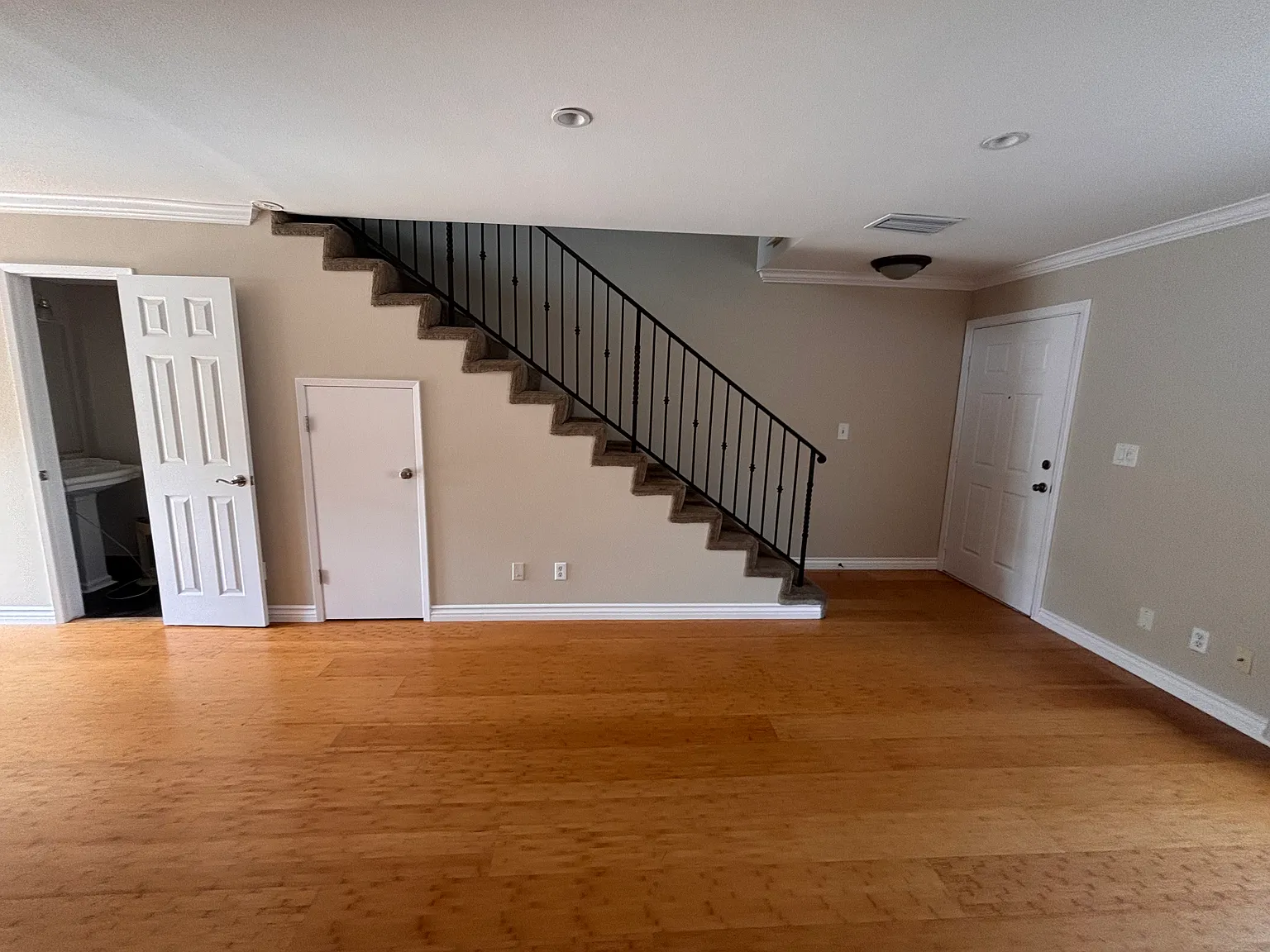 2 bed, 1.5 bath, 954 sqft, $3,050 — Photo 3
