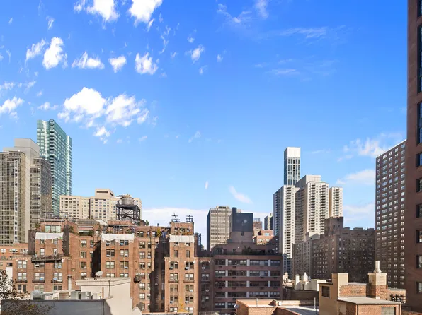 345 East 52nd Street image 6 of 10