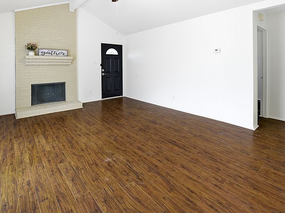 4th image of 3324 Green Ridge St